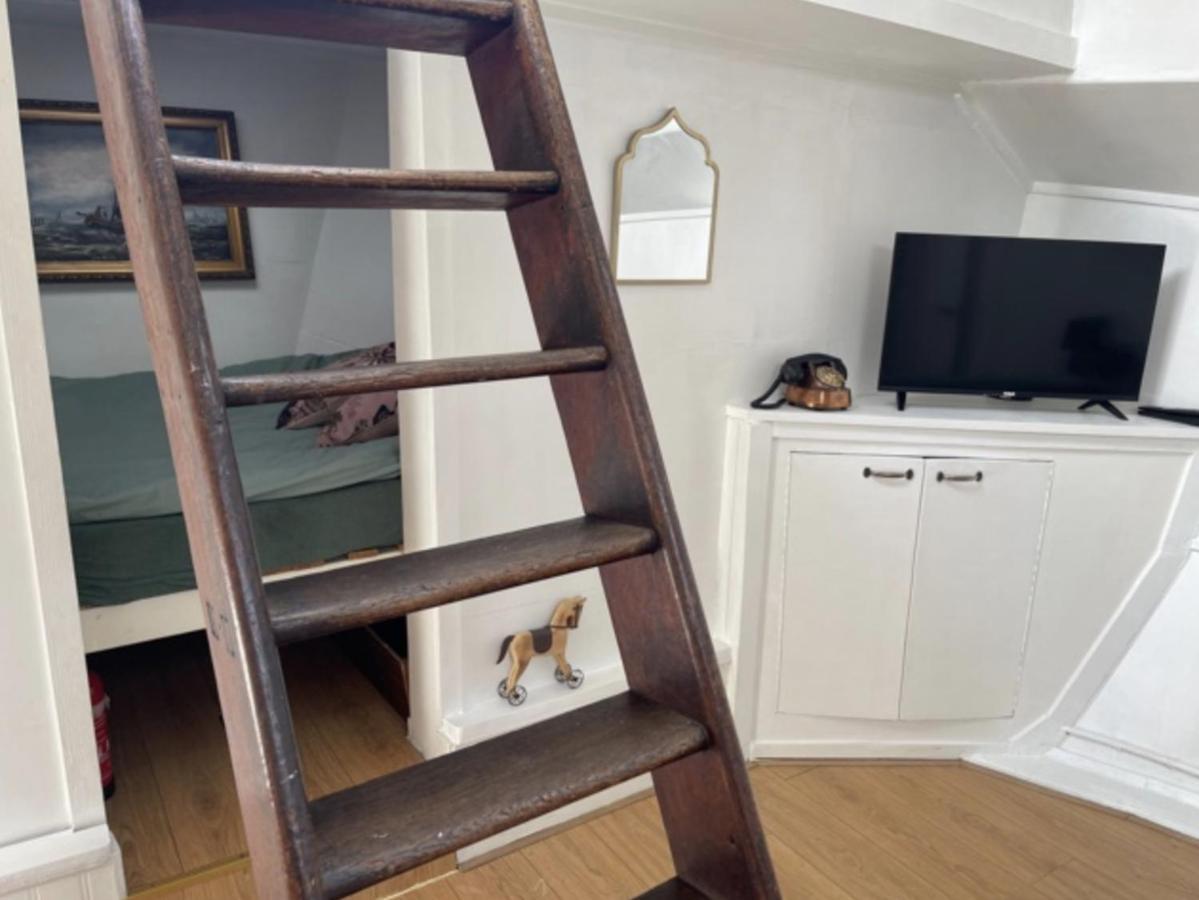 Bed and breakfast Romantic Houseboat Ámsterdam