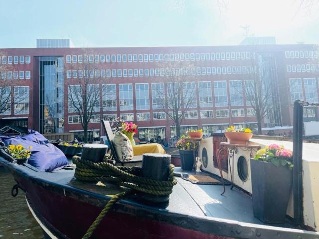 Romantic Houseboat Bed and breakfast Ámsterdam