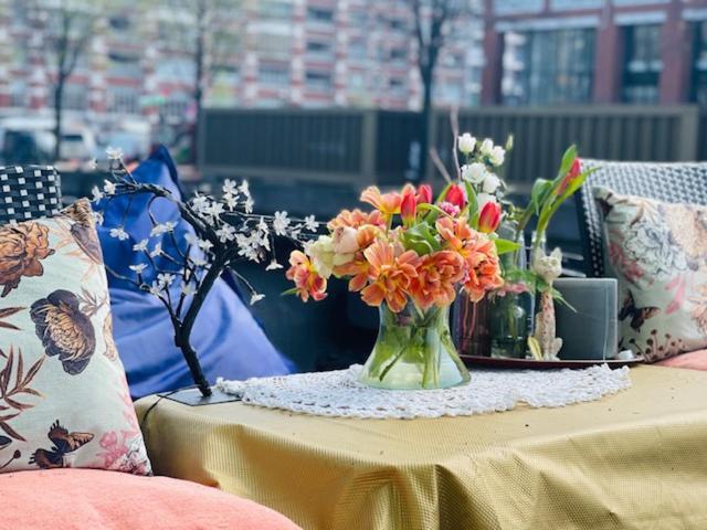 Bed and breakfast Romantic Houseboat